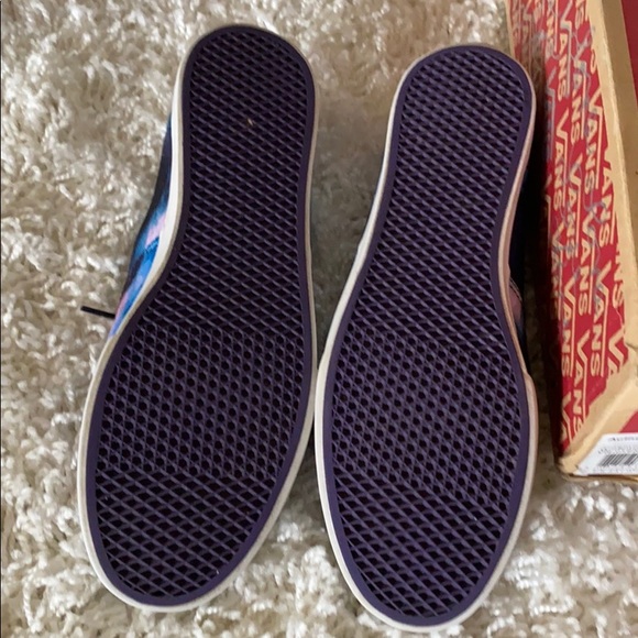 Vans - Picture 3 of 3